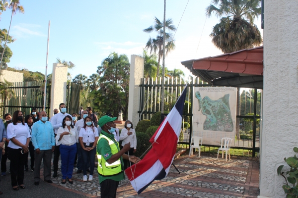 Servidores del JBN conmemoran el 209 Natalicio de Juan Pablo Duarte