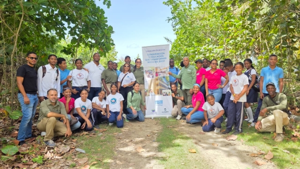 Jard&iacute;n Bot&aacute;nico Nacional y Eco-Bah&iacute;a unen esfuerzos para restaurar manglares en Boca de Soco