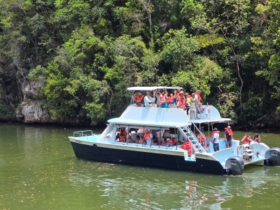 La Fundación Eco Bahía recibe en Samaná a los participantes de Puentes Botánicos 2026